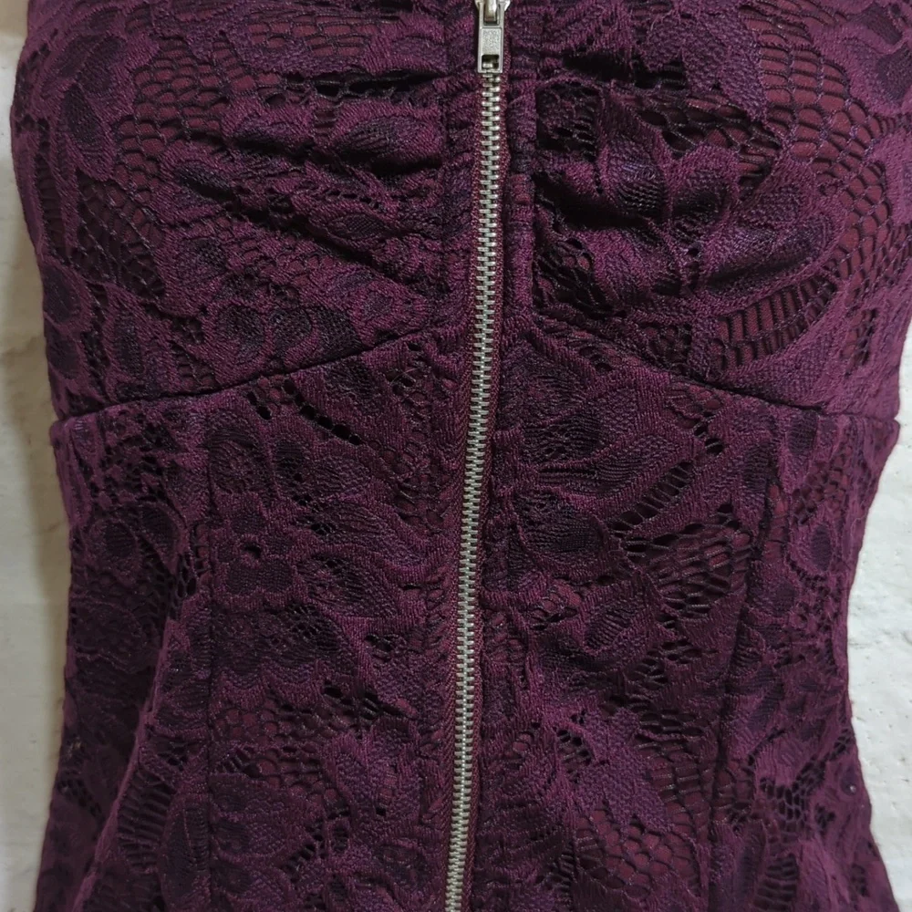 Merlot Floral Lace Zip Up Tank Top - Picture 4 of 10